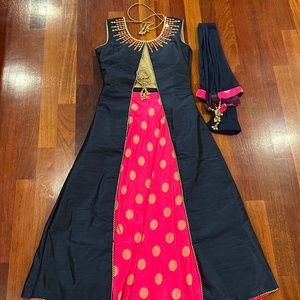 NWT Stunning Layered Navy & Pink Lengha Gown!!